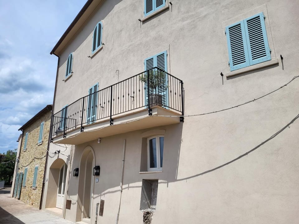 Property building, Balcony/Terrace