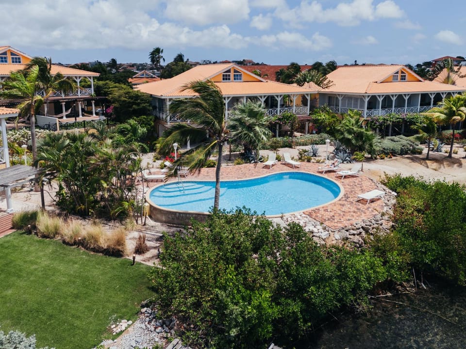 Property building, Spring, Day, Natural landscape, Garden, Garden view, Pool view, Swimming pool, sunbed