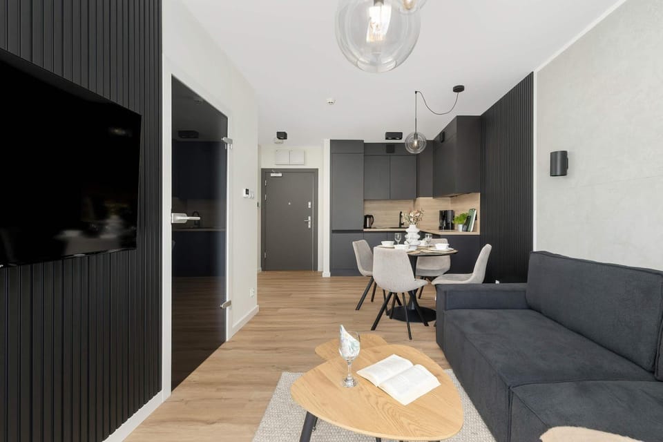 TV and multimedia, Kitchen or kitchenette, Living room, Seating area, Dining area