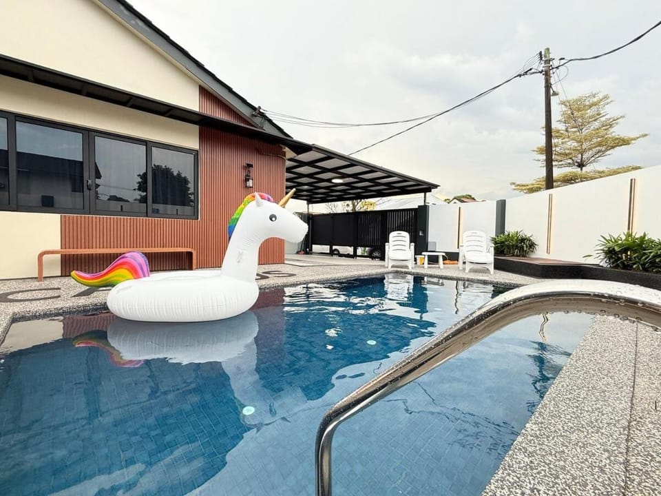 Nibong Pool Villa by Cactus Homestay Villa in Johor Bahru