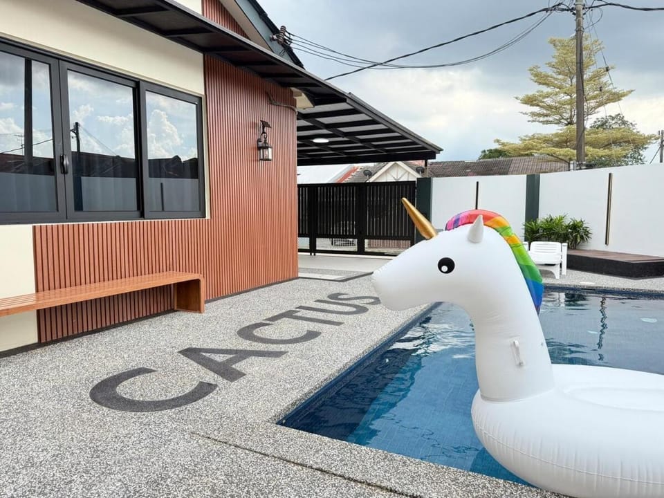 Nibong Pool Villa by Cactus Homestay Villa in Johor Bahru