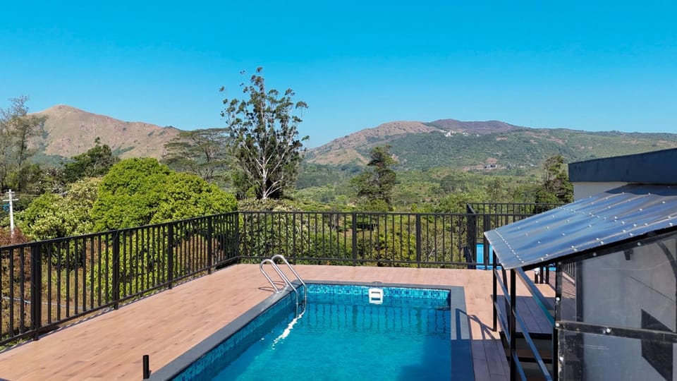 Balcony/Terrace, Pool view, Swimming pool