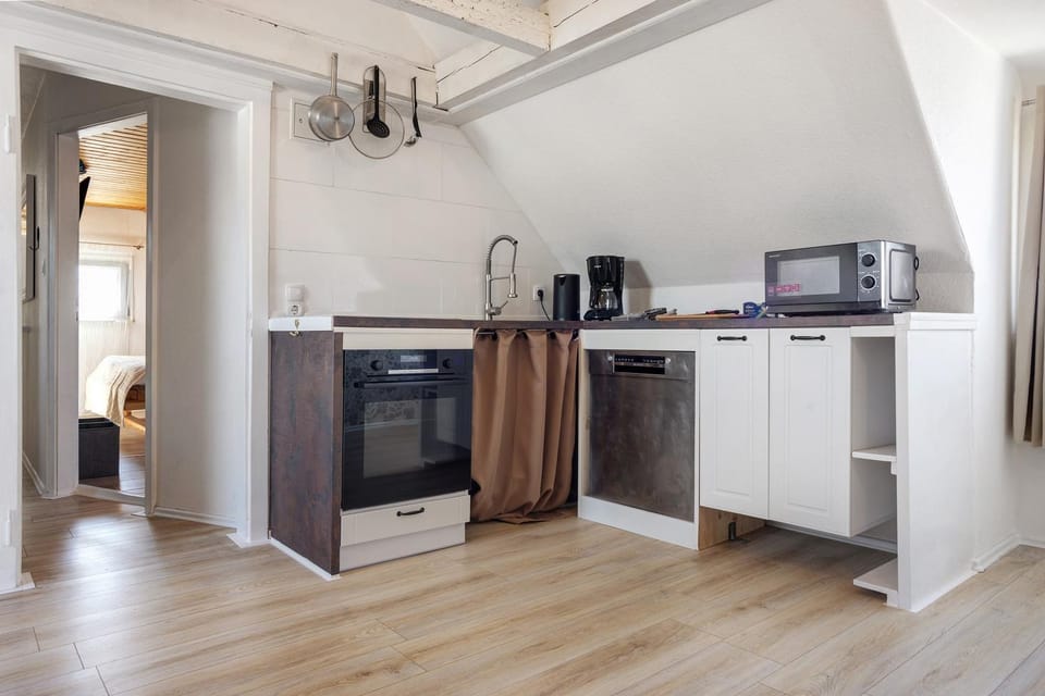 Property building, Kitchen or kitchenette, Living room