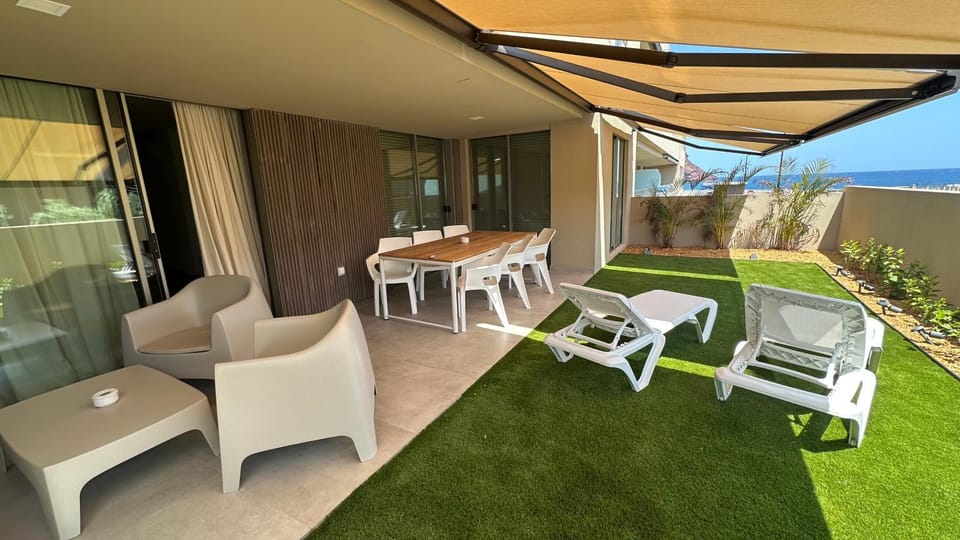 Patio, Natural landscape, Garden, View (from property/room), Balcony/Terrace, Seating area, Garden view, Sea view, sunbed