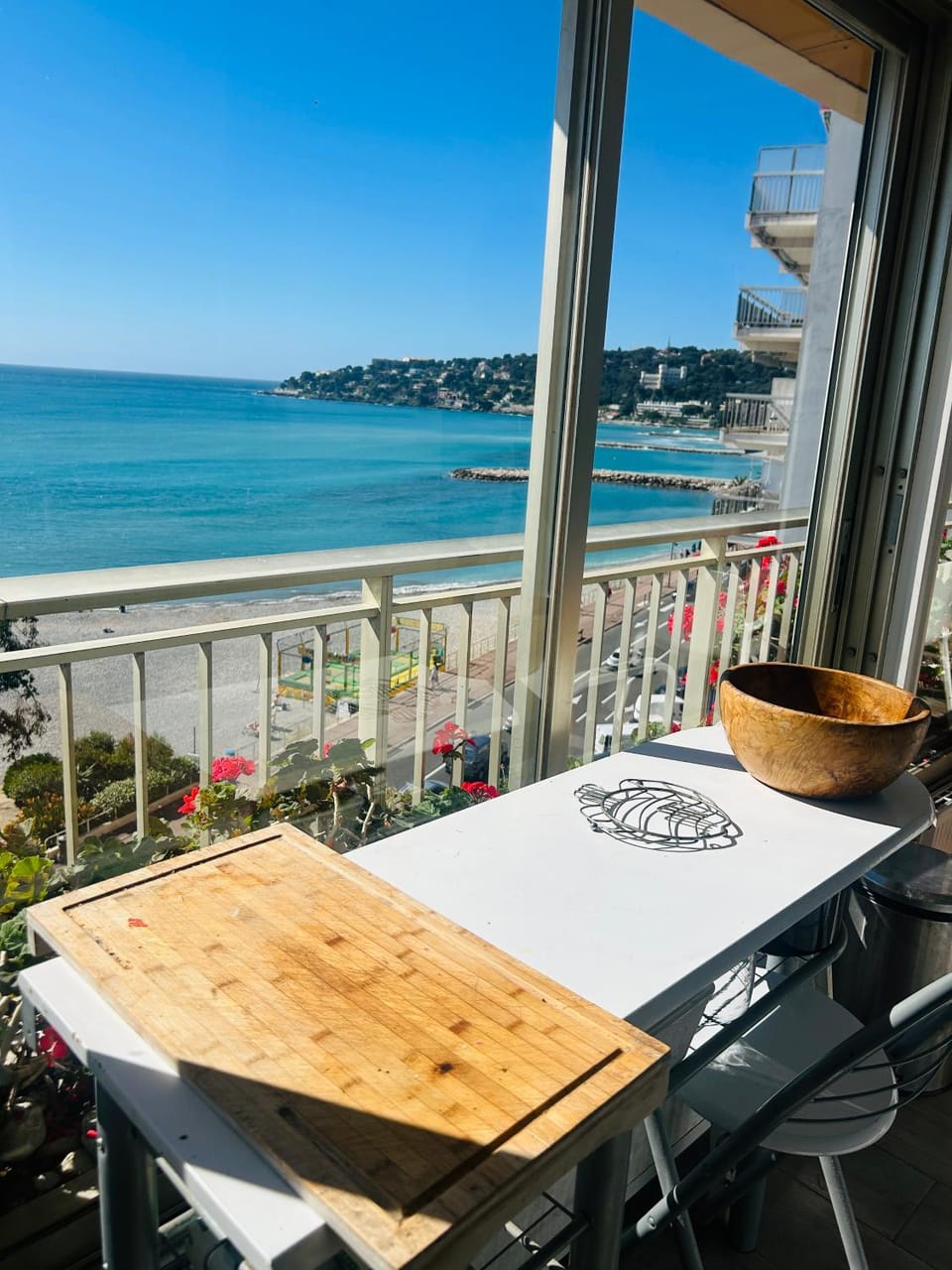 Appartement Menton front de mer au dernier étage de 95M2 avec Terrasse de 70M2 Apartment in Roquebrune-Cap-Martin