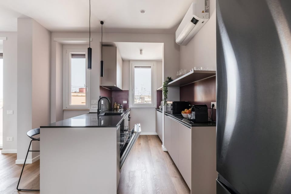Kitchen or kitchenette, Dining area, oven, stove