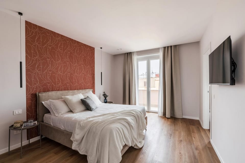 Bed, TV and multimedia, Photo of the whole room, Bedroom