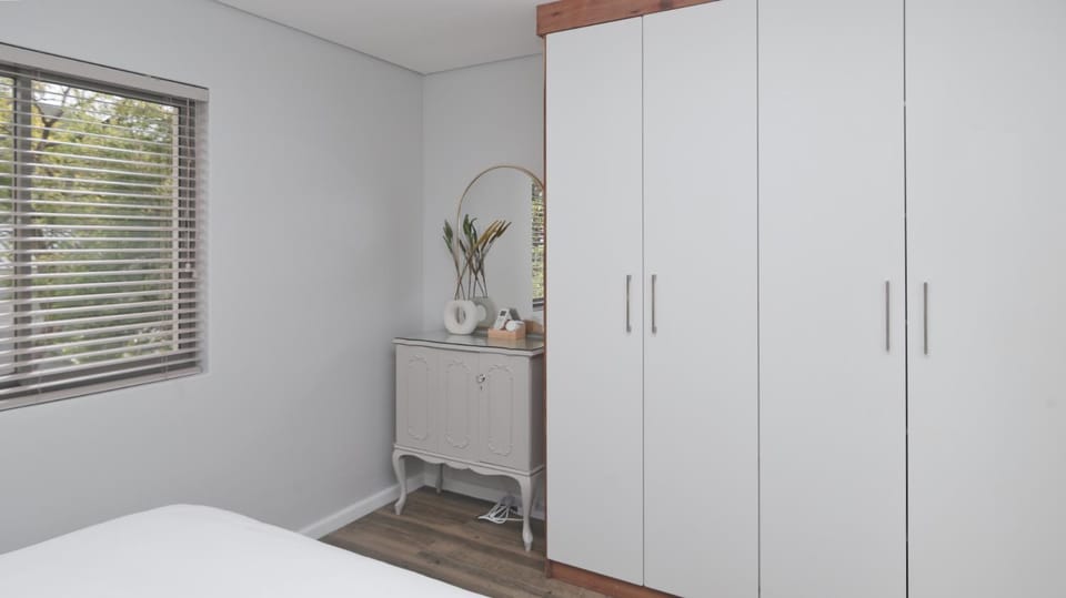 Bedroom, wardrobe