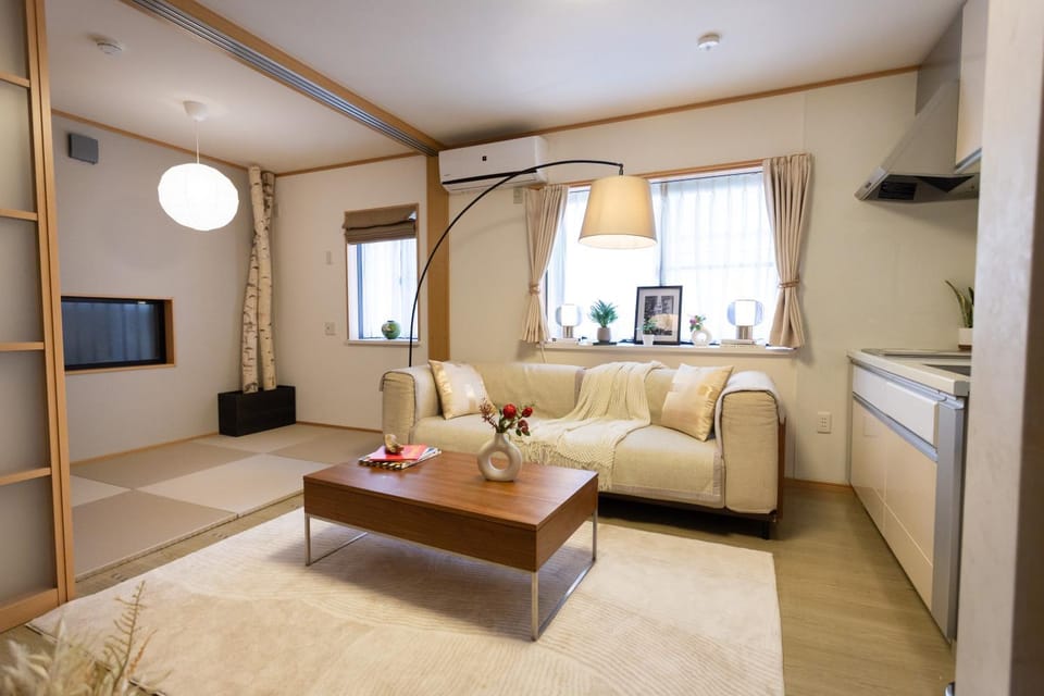 TV and multimedia, Kitchen or kitchenette, Living room, air conditioner