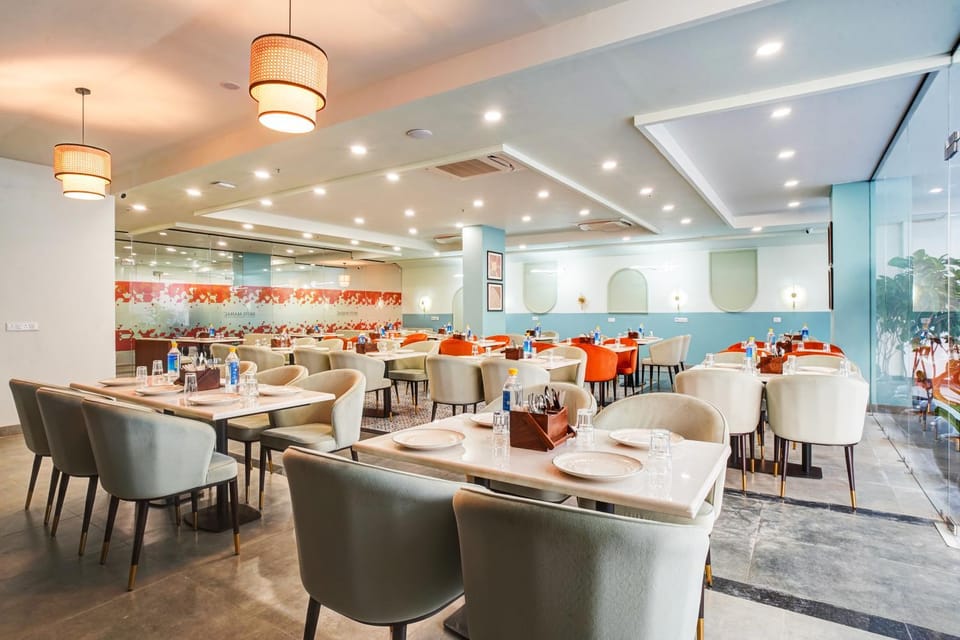 Restaurant/places to eat, Decorative detail, Seating area, Breakfast, Buffet breakfast, air conditioner