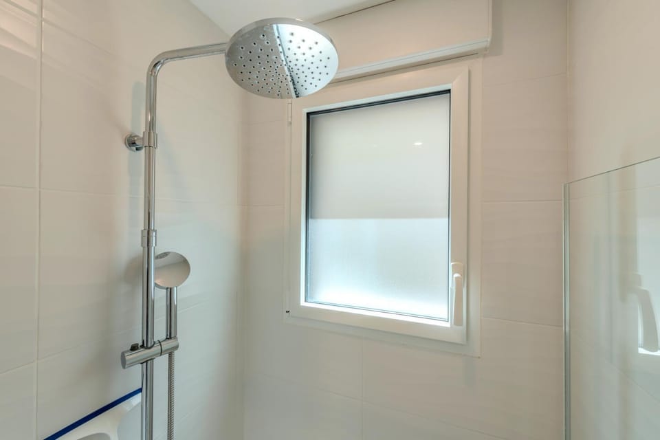 Bathroom, Living room