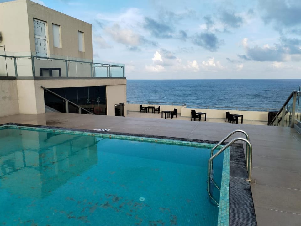 Swimming pool, Swimming pool, sunbed