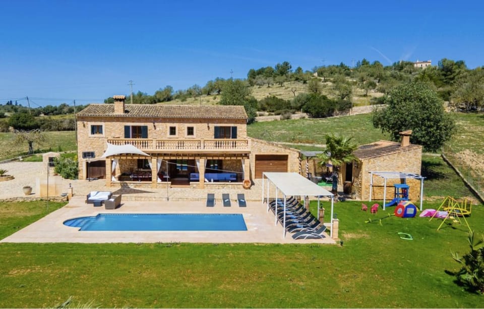Property building, Garden, Garden view, Pool view, Swimming pool