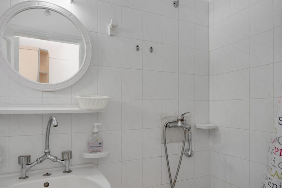 Bathroom, Living room