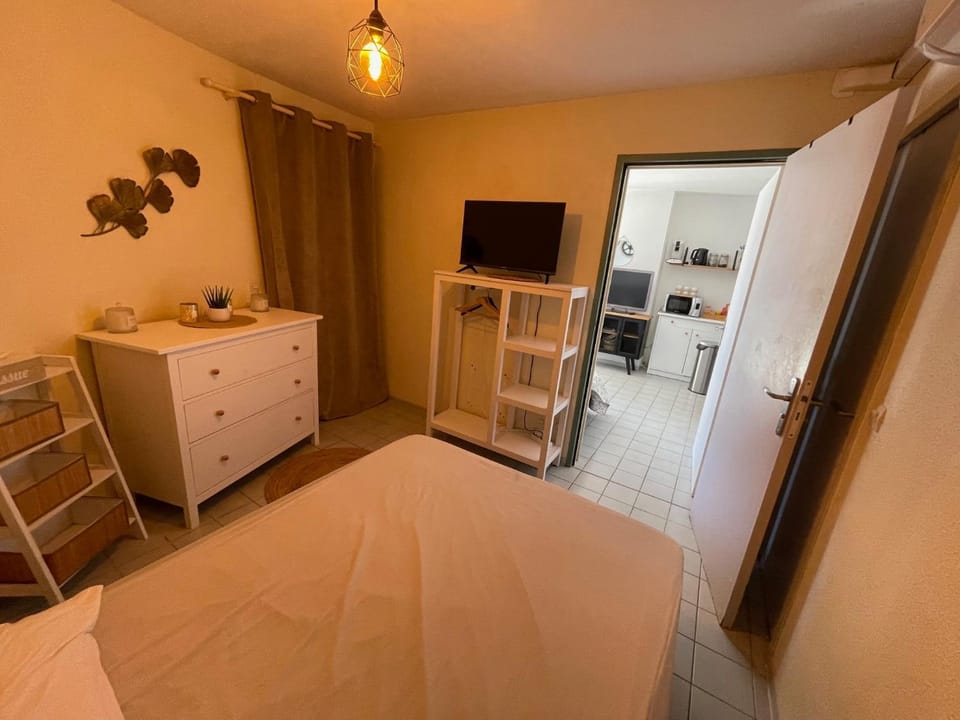 MAS Chalet 6 7persClimPiscineJardin Campground/ 
RV Resort in Le Barcarès