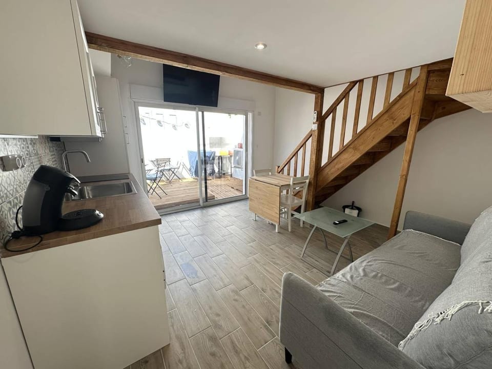 Superbe RDC terrasse centre ville clim wifi Apartment in Saintes-Maries-de-la-Mer