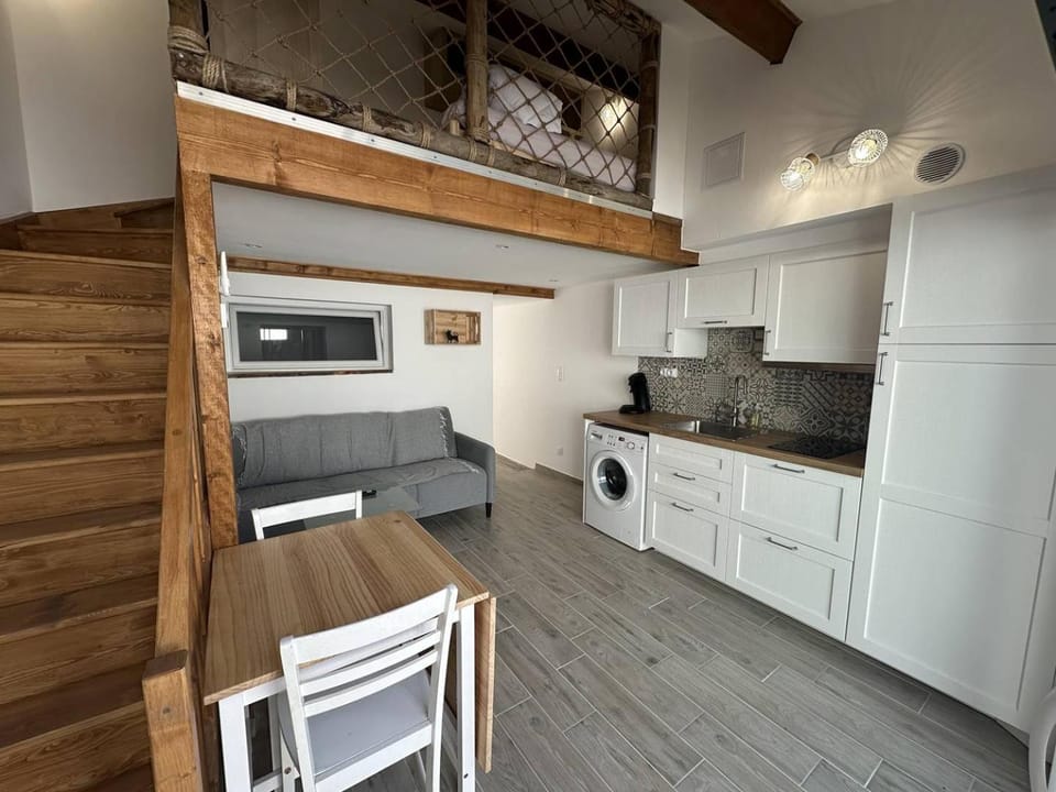 Superbe RDC terrasse centre ville clim wifi Apartment in Saintes-Maries-de-la-Mer