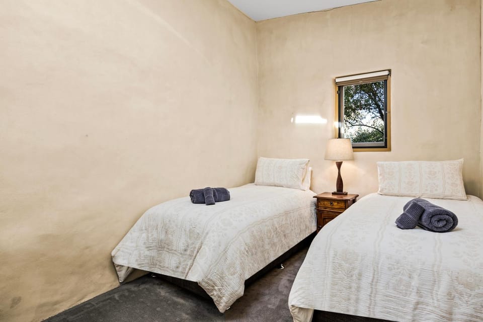 Idyllic, peaceful and historical cottage minutes from Bendigo's CBD House in Bendigo