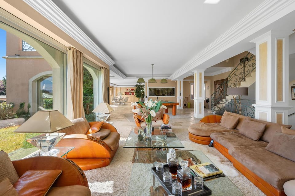 Prestigious Villa in Mougins 6 bedrooms spa cinema and nightclub Villa in Mouans-Sartoux