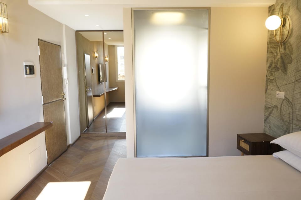 Bed, Photo of the whole room, Bedroom, wardrobe
