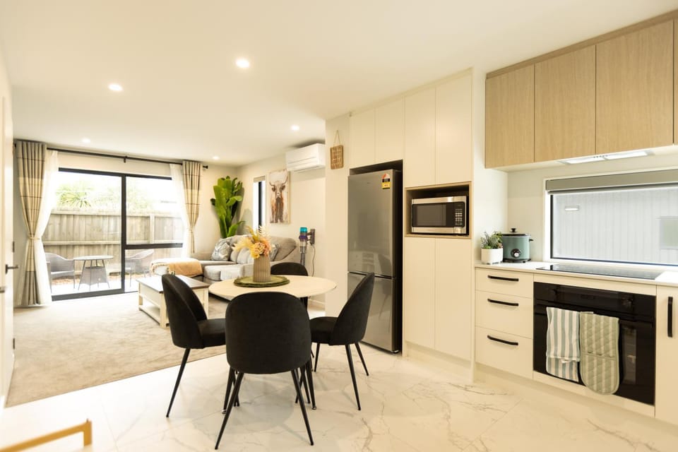 Brand New 3BR Home with Parking Apartment in Christchurch