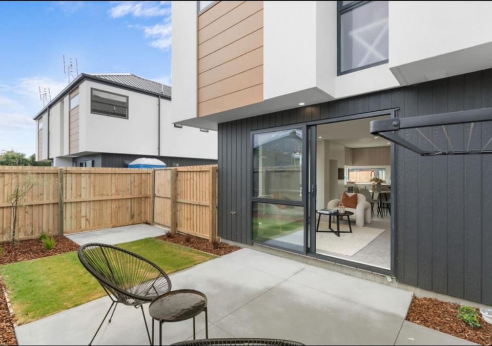 Brand New 3BR Home with Parking Apartment in Christchurch