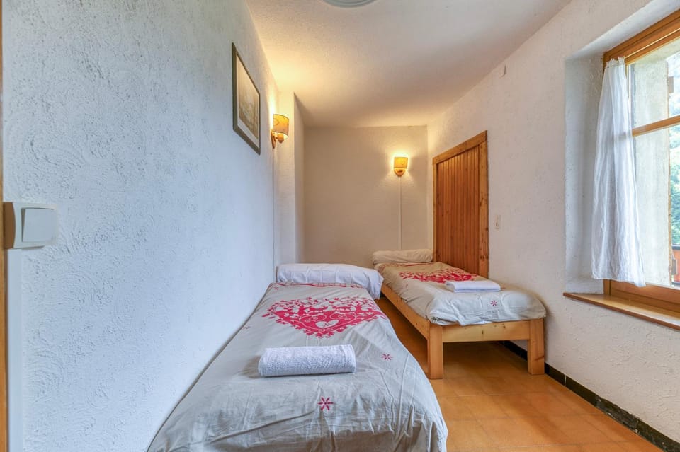 Property building, Living room, Bedroom