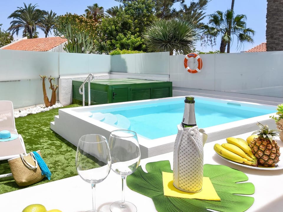 Day, Food, Garden view, Pool view, Swimming pool, sunbed