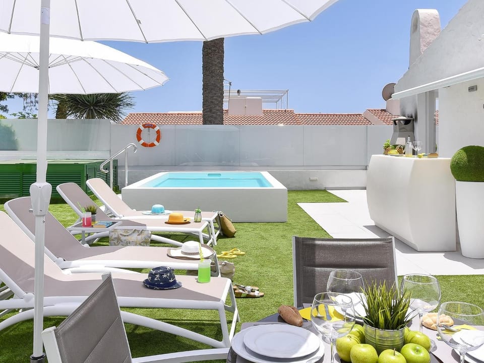 Day, Food and drinks, Food, Garden view, Swimming pool, sunbed