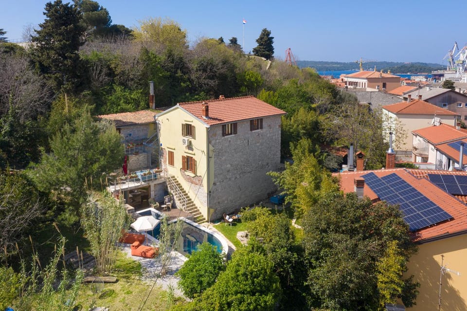 Casa Castel - old town house House in Pula