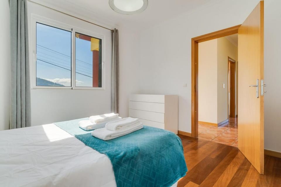 Bed, Photo of the whole room, Bedroom, towels, wardrobe