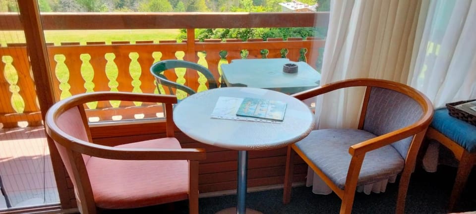 Balcony/Terrace, Mountain view