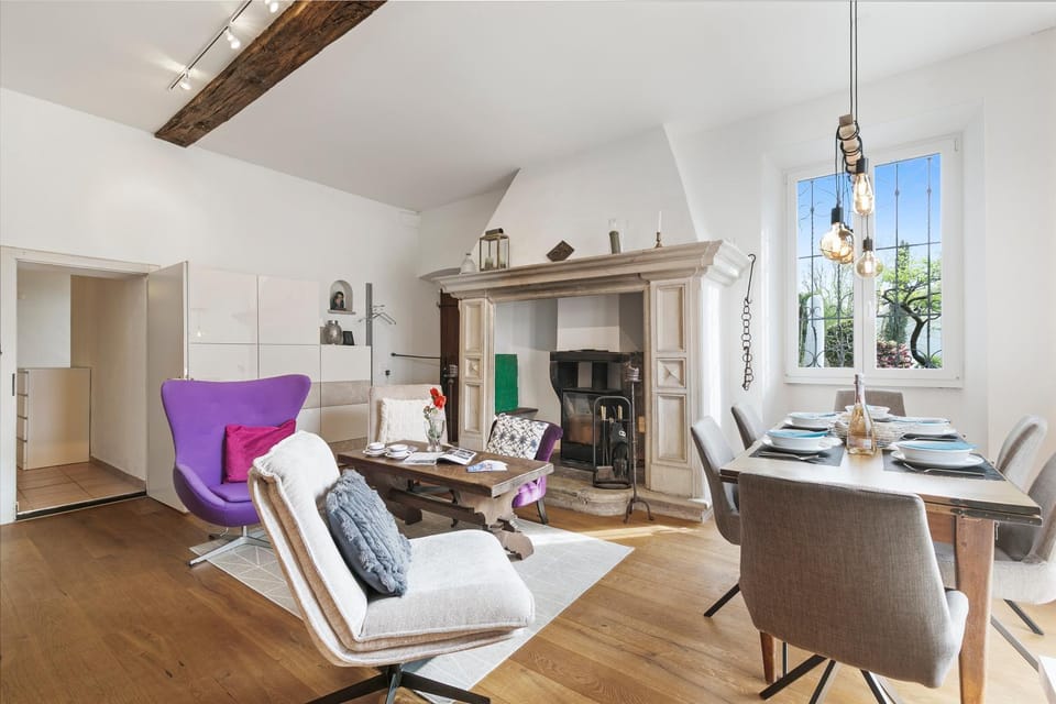 Living room, Dining area