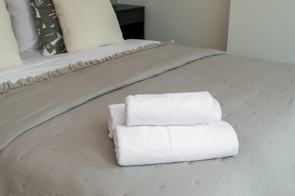 Bed, Photo of the whole room, Bedroom, towels