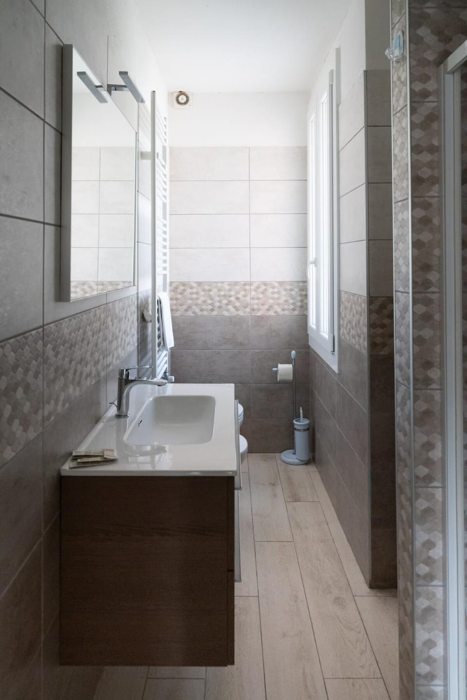 Shower, Bathroom, towels