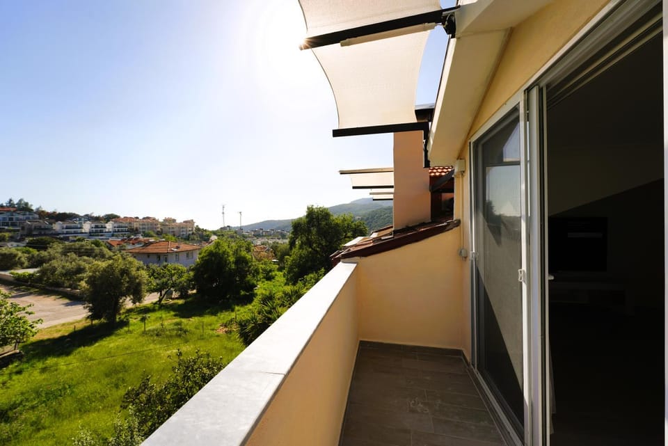 Property building, Natural landscape, View (from property/room), Balcony/Terrace