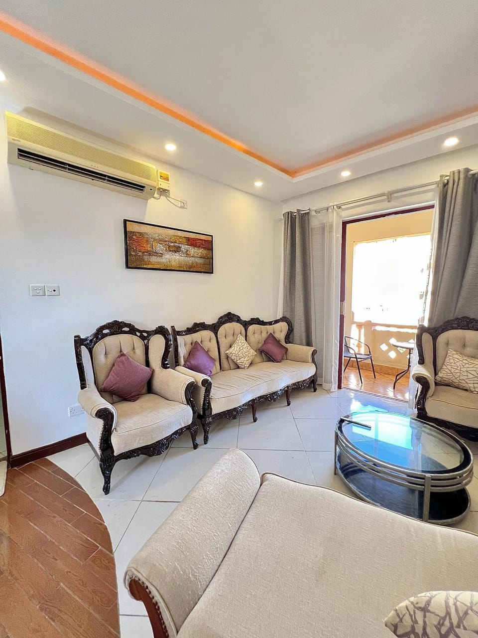 Living room, Photo of the whole room, Seating area, air conditioner