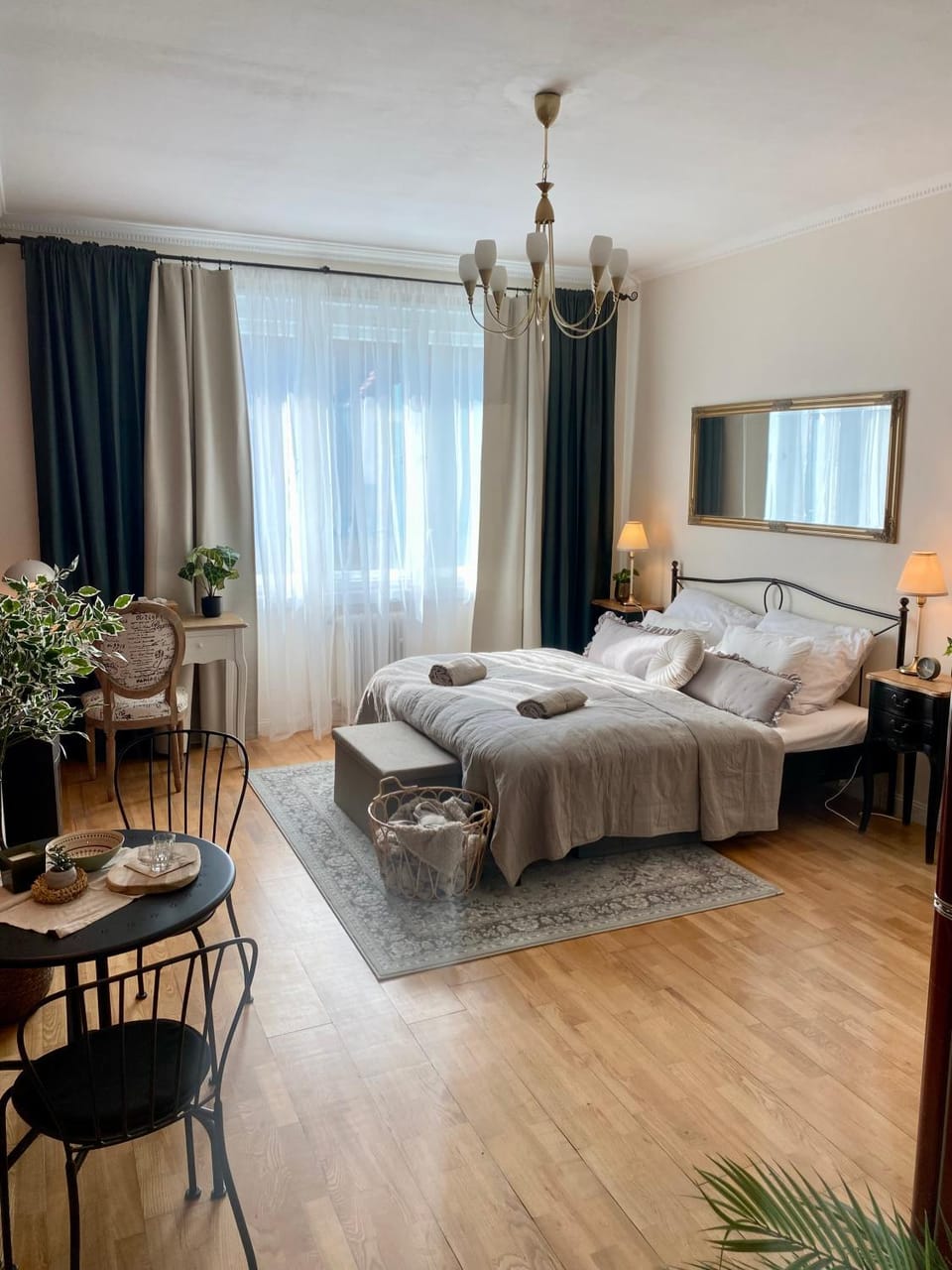 Audrey Hepburn apartment II Best Location Cathedral View Air-Conditioned Apartment in Bratislava