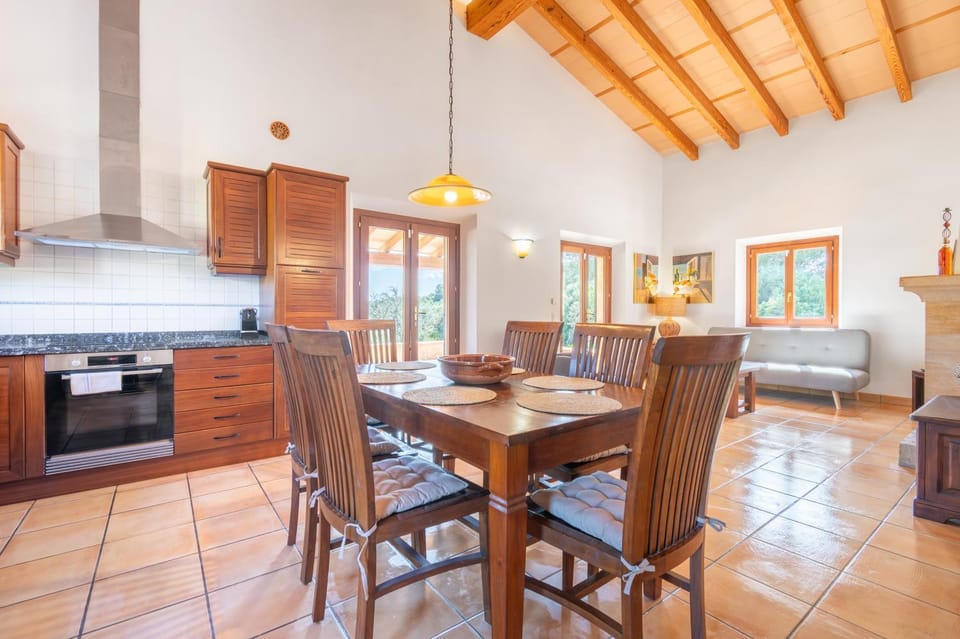 Property building, Kitchen or kitchenette, Living room