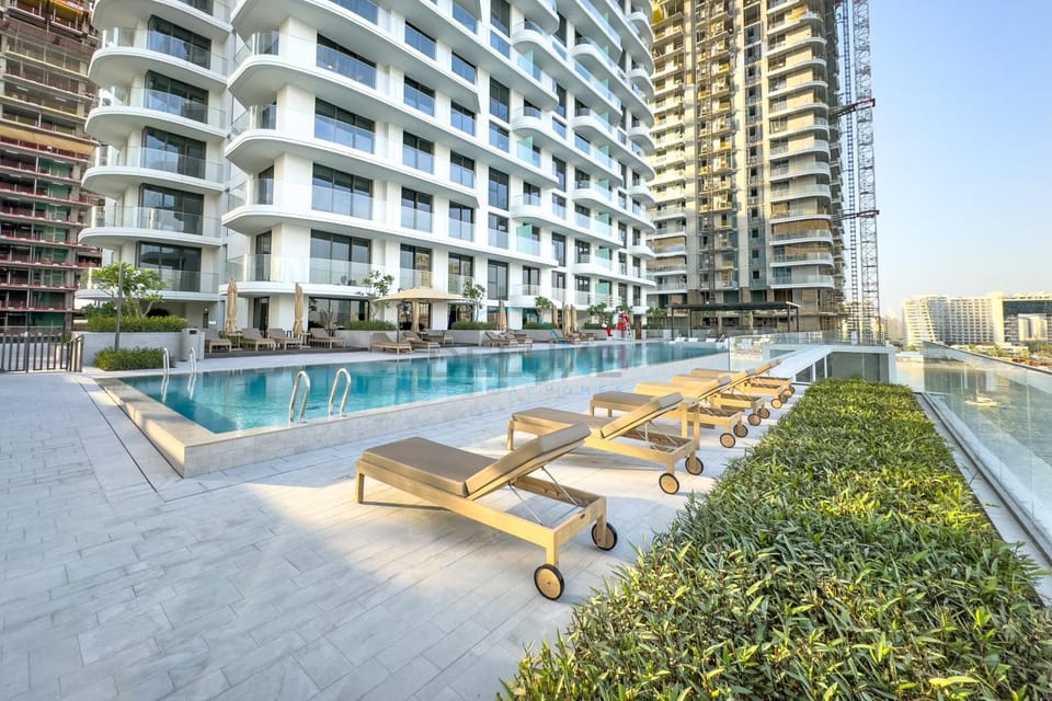 View (from property/room), Pool view, Swimming pool