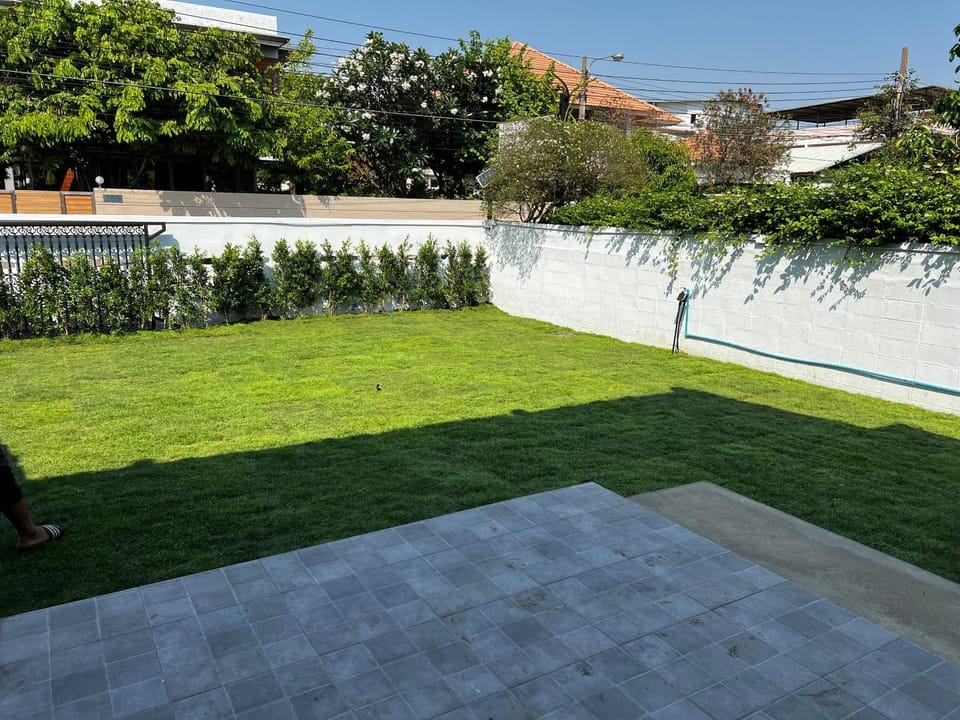 5 beds private garden resort 452sqm Pet relax House in Bangkok