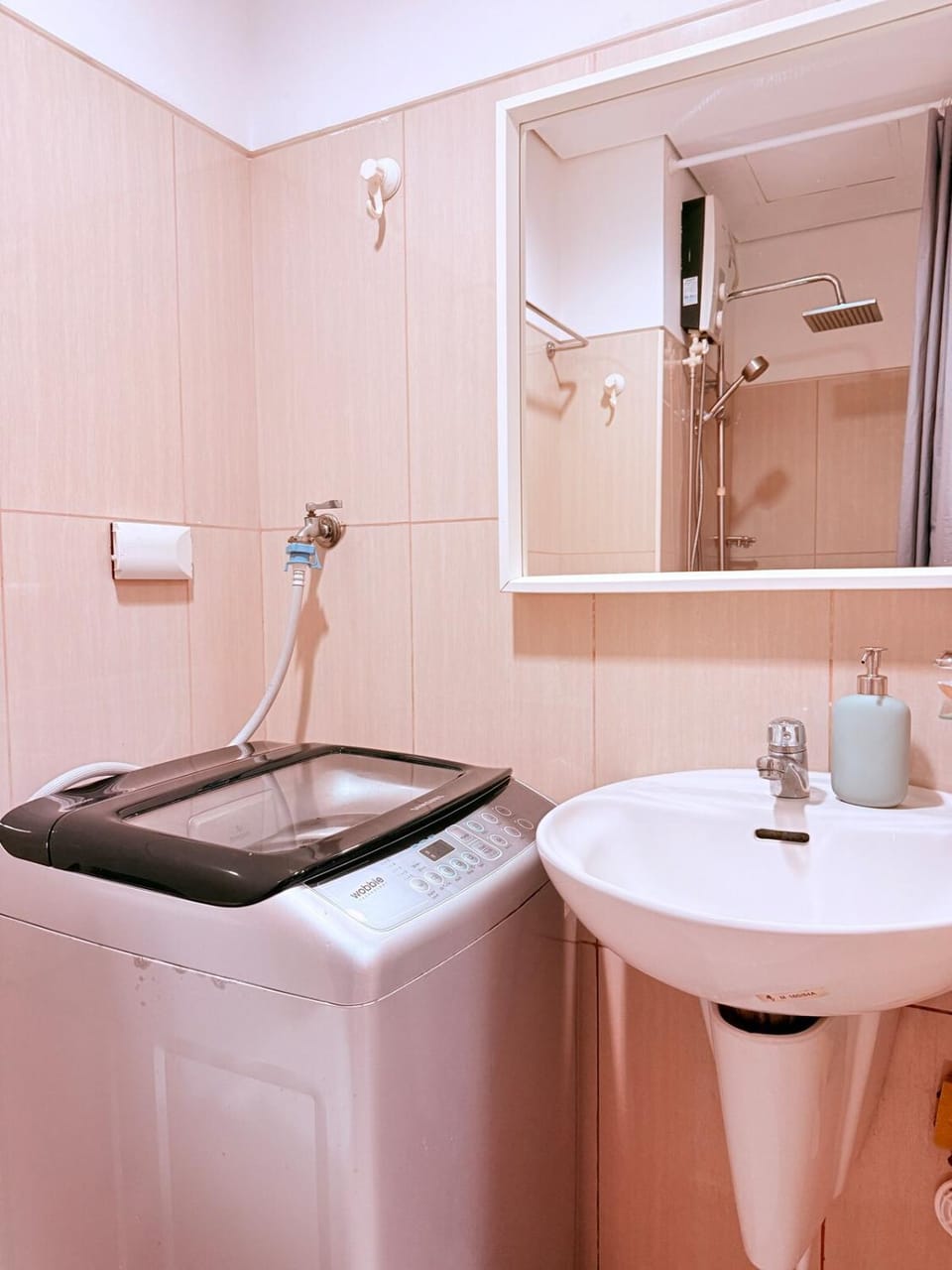Bathroom, washing machine