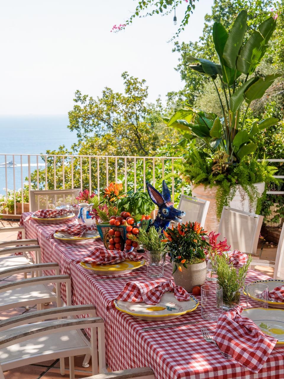 Spring, Day, Natural landscape, Garden, View (from property/room), Balcony/Terrace, Food and drinks, Dining area, Food, Garden view, Sea view