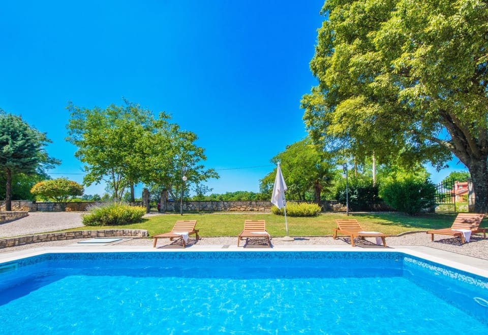 Day, Garden, Garden view, Pool view, Swimming pool, sunbed