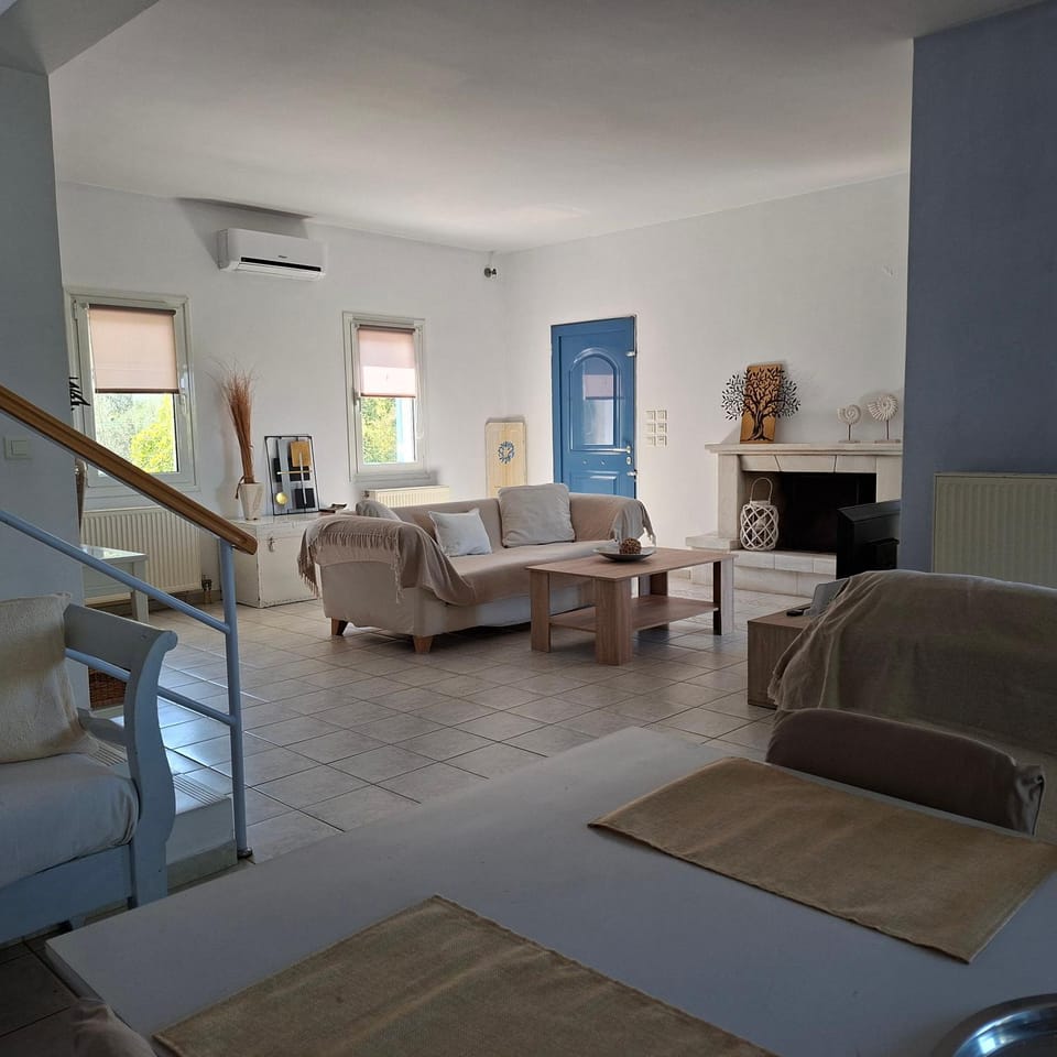 KOUNOUPISEA Holidays house ΜΕ ΥΠΕΡΟΧΗ ΘΕΑ ΣΤΟ ΠΟΡΤΟ ΧΕΛΙ House in Argolis, Greece