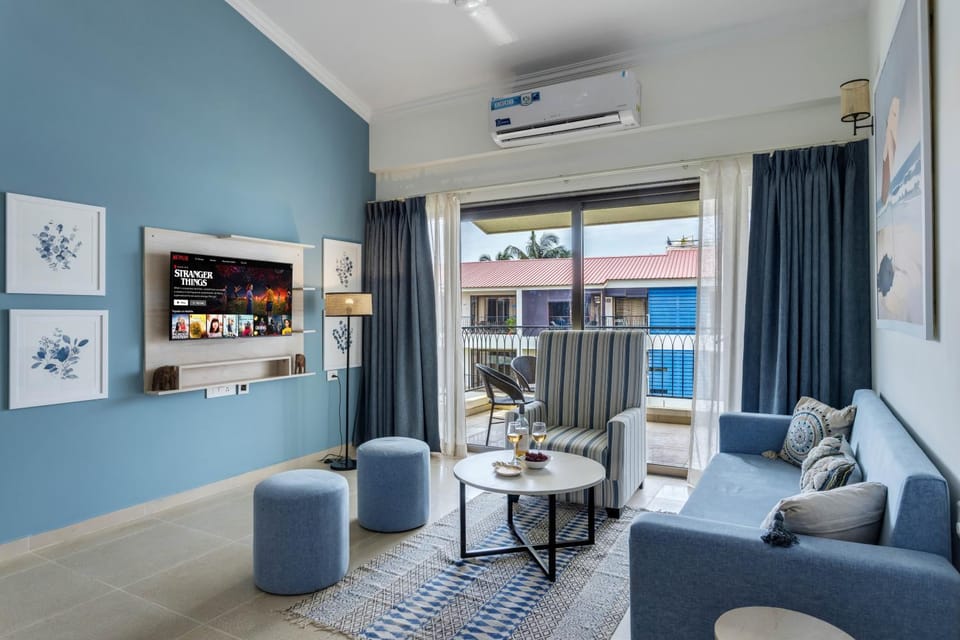 Communal lounge/ TV room, TV and multimedia, Living room, Seating area, Evening entertainment, air conditioner