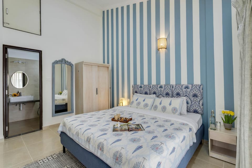 Bed, Photo of the whole room, Bedroom, towels, wardrobe