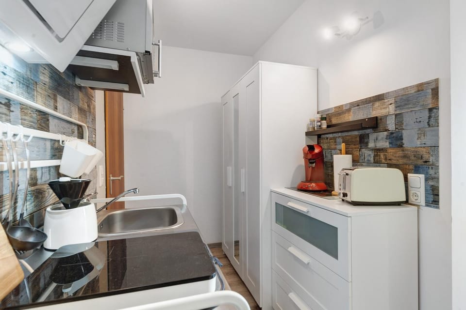 Kitchen or kitchenette, Living room