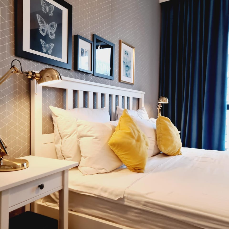 Bed, Photo of the whole room, Decorative detail, Bedroom