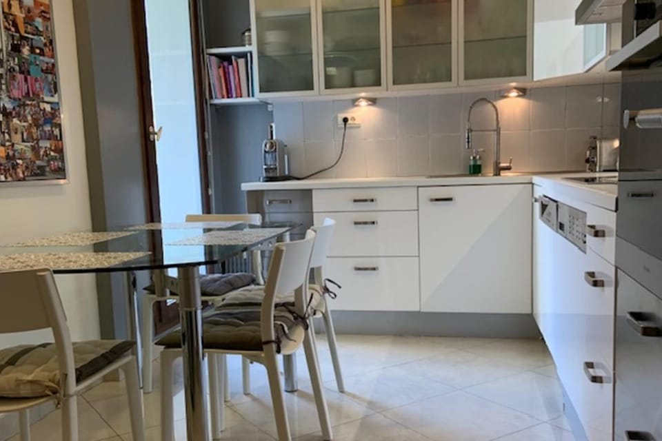 Island of calm of 90 m2 at the gates of Paris Apartment in Puteaux